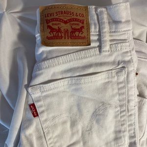 Levi high waisted shorts